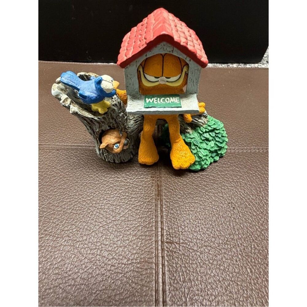 Garfield Welcome Mailbox Figurine - Orange